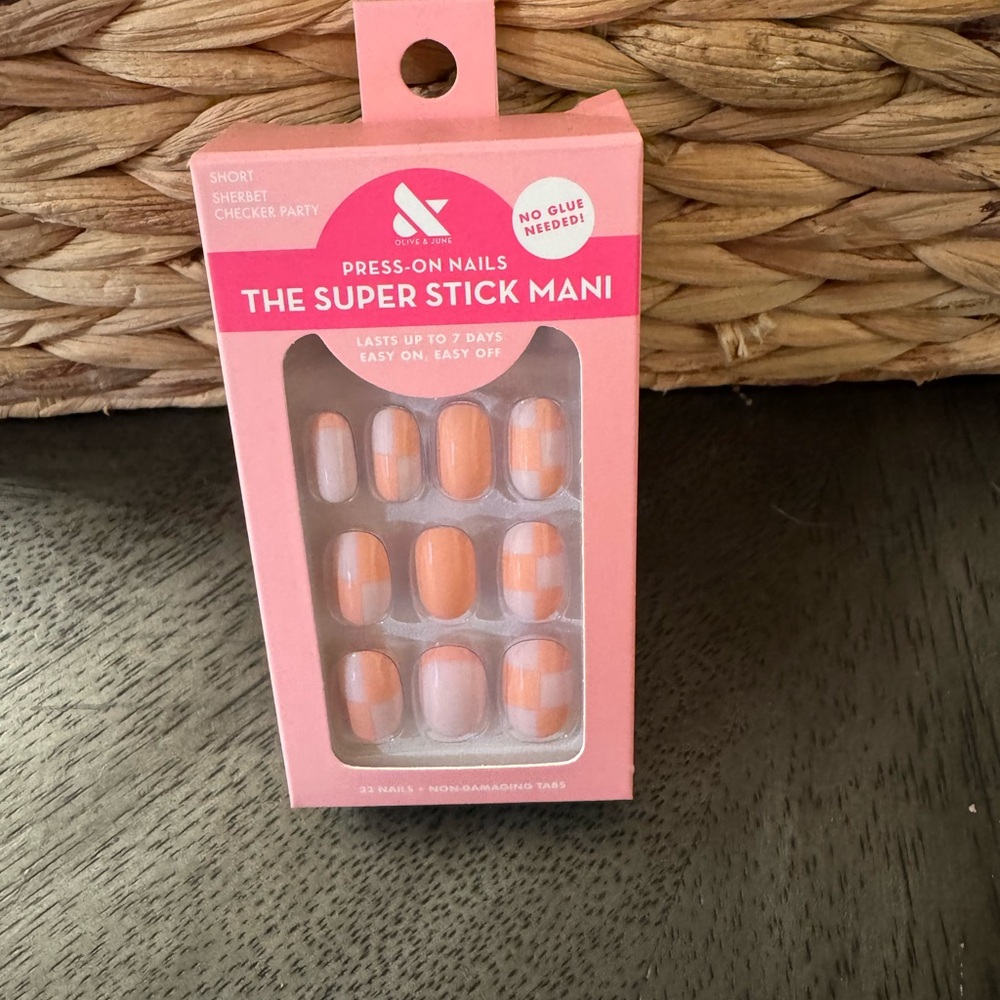 Olive and June ‘Sherbet Checker Party’ Short Round Press-On Nails
